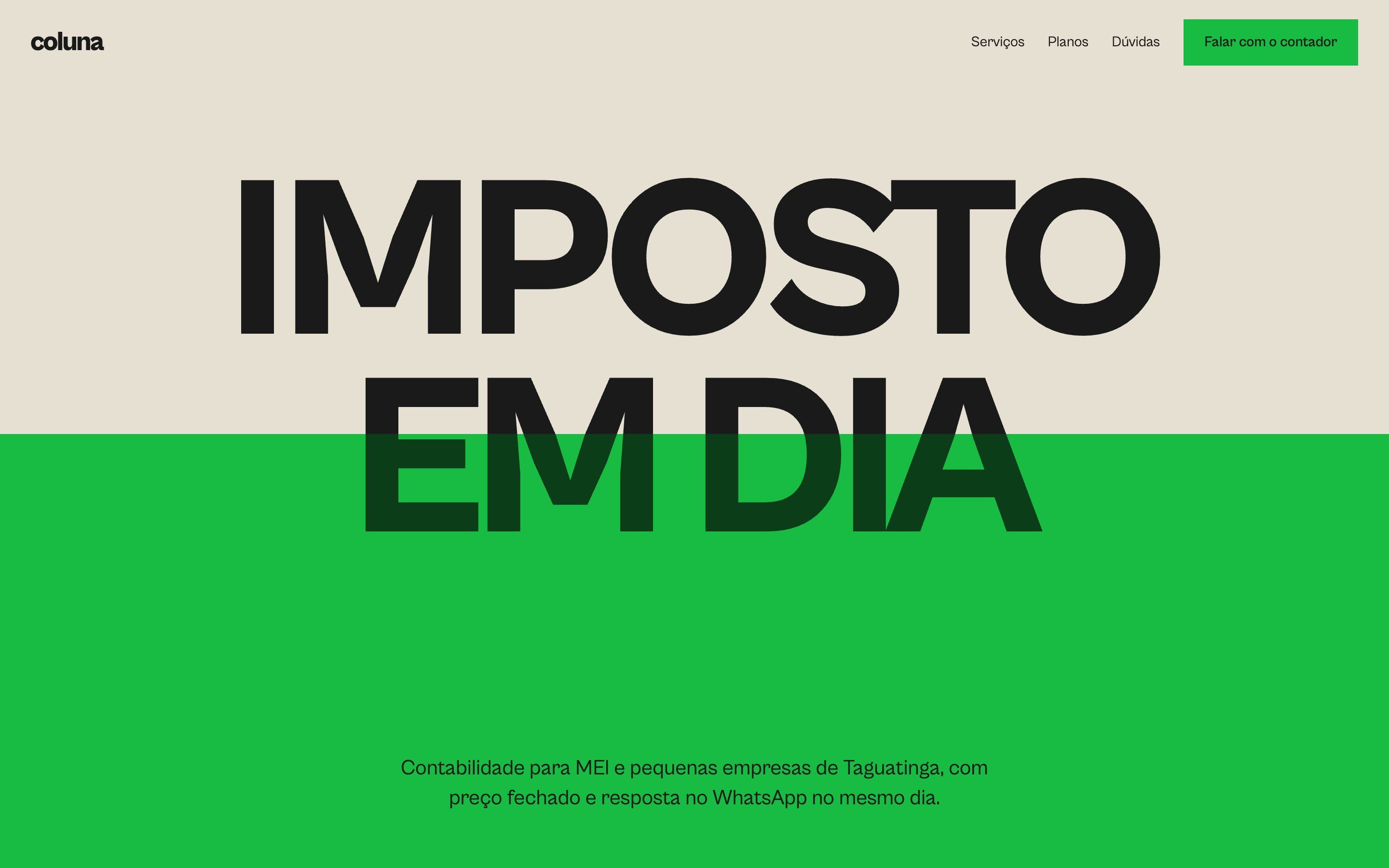 Primeira tela do site da Coluna Contabilidade no computador, com o título Imposto em dia cortado entre um campo bege e um campo verde